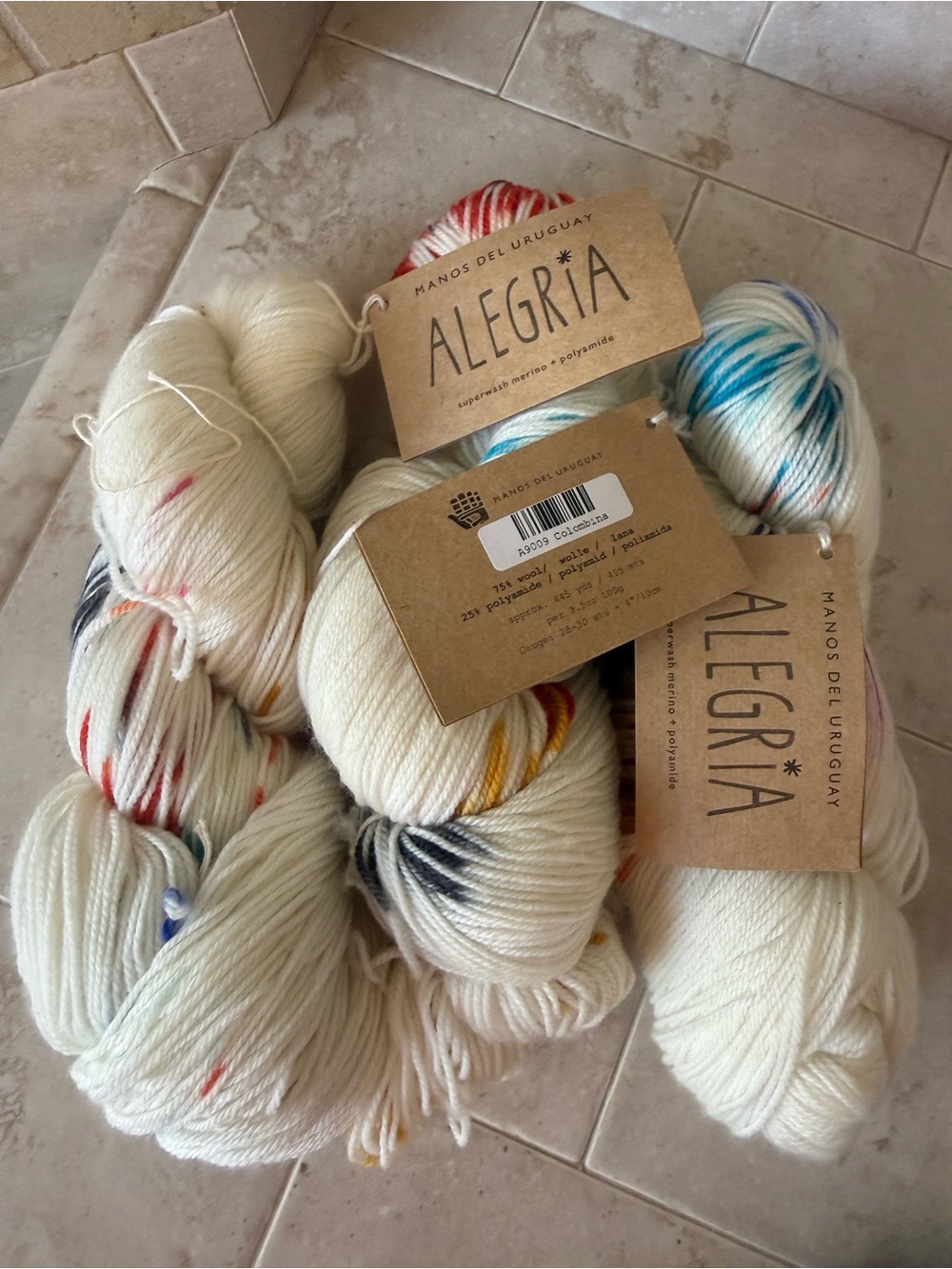 Manos del Uruguay Alegría Multicolor Speckled Yarn - Cream Base / Colombina